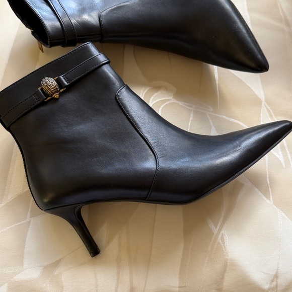 NWT KURT GEIGER Black Leather Boots with Gold/rustic tone eagle logo. Pretty - Picture 7 of 8